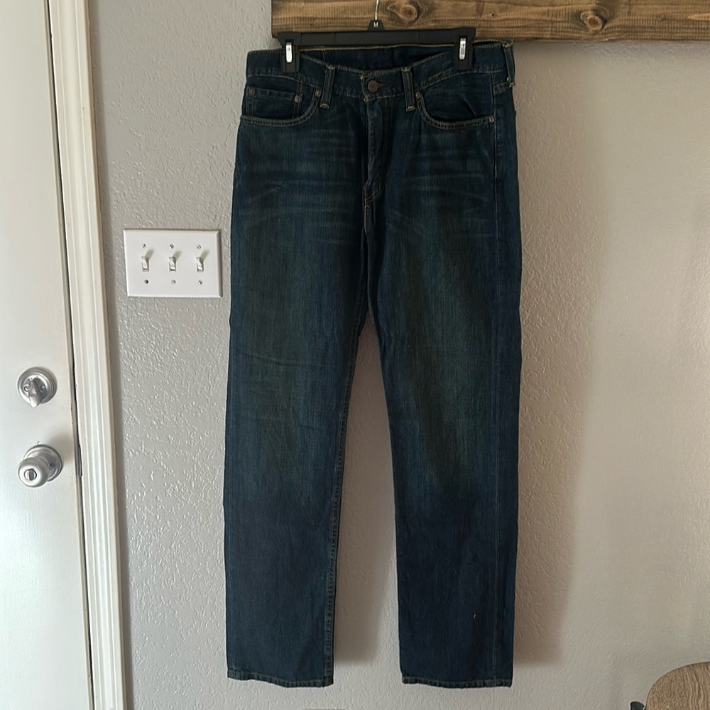 Levi’s jeans 
W:32
L:34